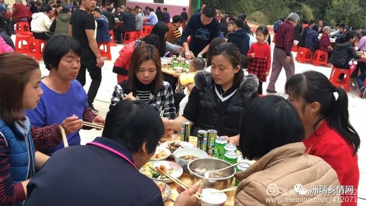 洲瑞不少自然村的乡亲都有聚餐,但小编没有看到相关照片,期待乡亲们的