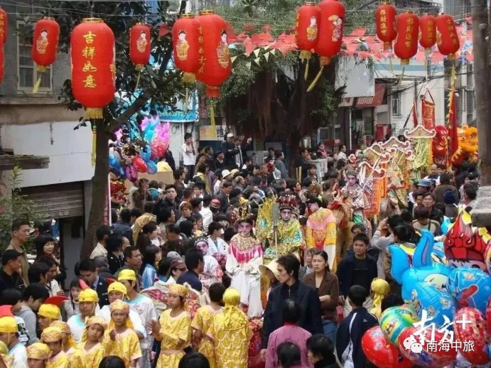 有关年例的敬神,游神,摆钟,祭礼社稷等仪式,以及大摆筵席宴请宾客