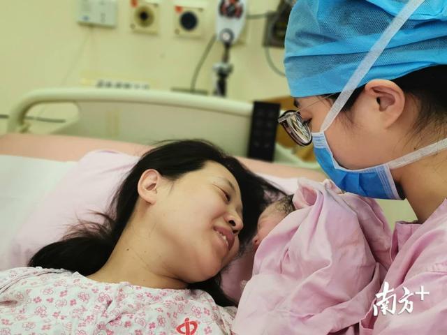 零時零分，首個「金豬寶寶」踩點出生！醫院跨年忙碌迎接新生命 親子 第1張