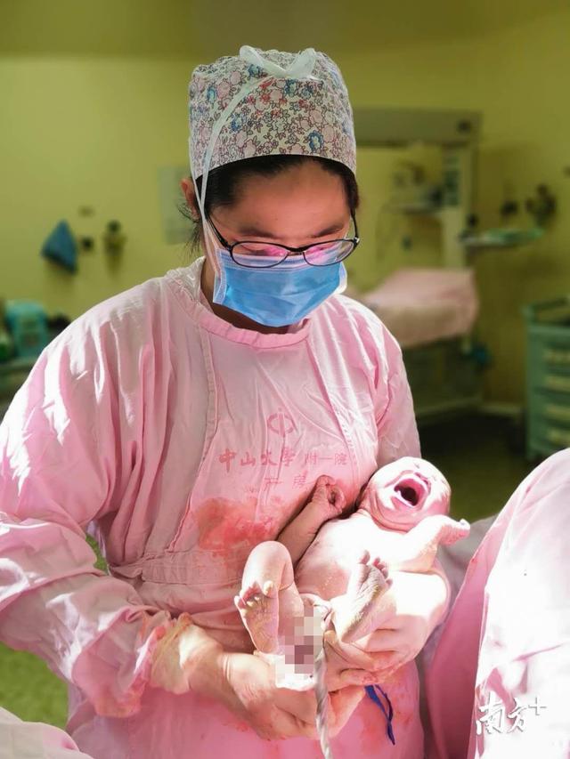 零時零分，首個「金豬寶寶」踩點出生！醫院跨年忙碌迎接新生命 親子 第3張