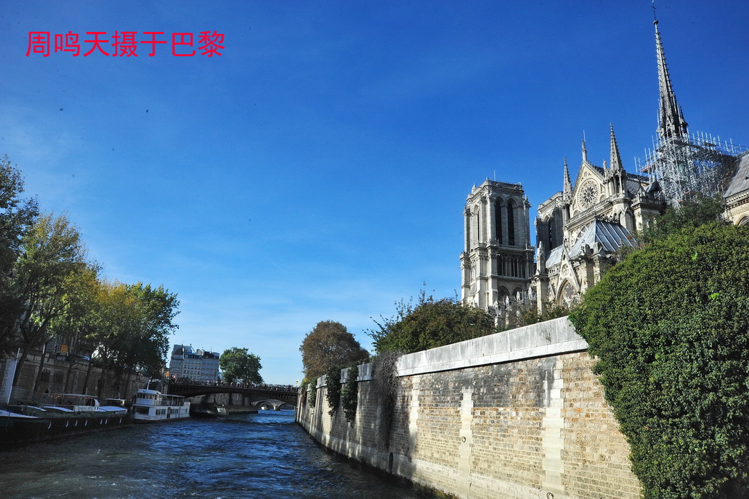 25,都尔奈勒桥(pont de la tournelle)是连接圣路易岛与塞纳河左岸