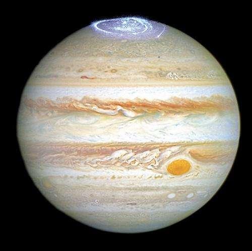 木星上饱含氢气,用火能点燃吗?比地球上强一万倍的闪电都点不着_恒星