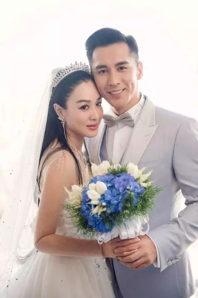 原創
            女星結婚穿婚紗都梳什麼髮型？楊穎唐嫣盤頭，楊冪林心如卻披頭髮 娛樂 第7張