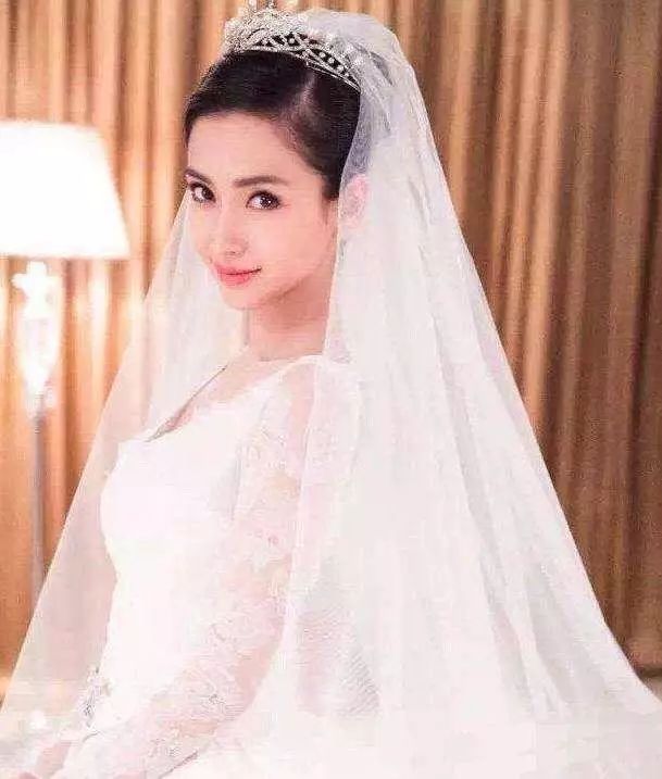 原創
            女星結婚穿婚紗都梳什麼髮型？楊穎唐嫣盤頭，楊冪林心如卻披頭髮 娛樂 第2張