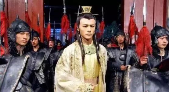 敌人兵临城下，将军亲率9000精锐回京勤王，皇帝：杀了他