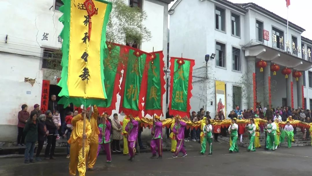 据了解,威坪镇汪川村"罗神竹舞"是市级非物质文化遗产项目,也是民间的