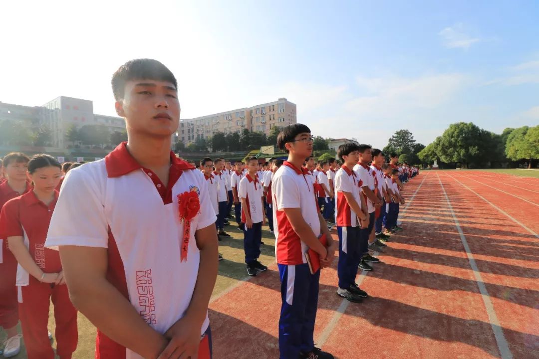 教学为中心德育为首位--江西省西山学校