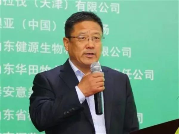 东君乳业董事长图片_凯达乳业董事长照片(2)