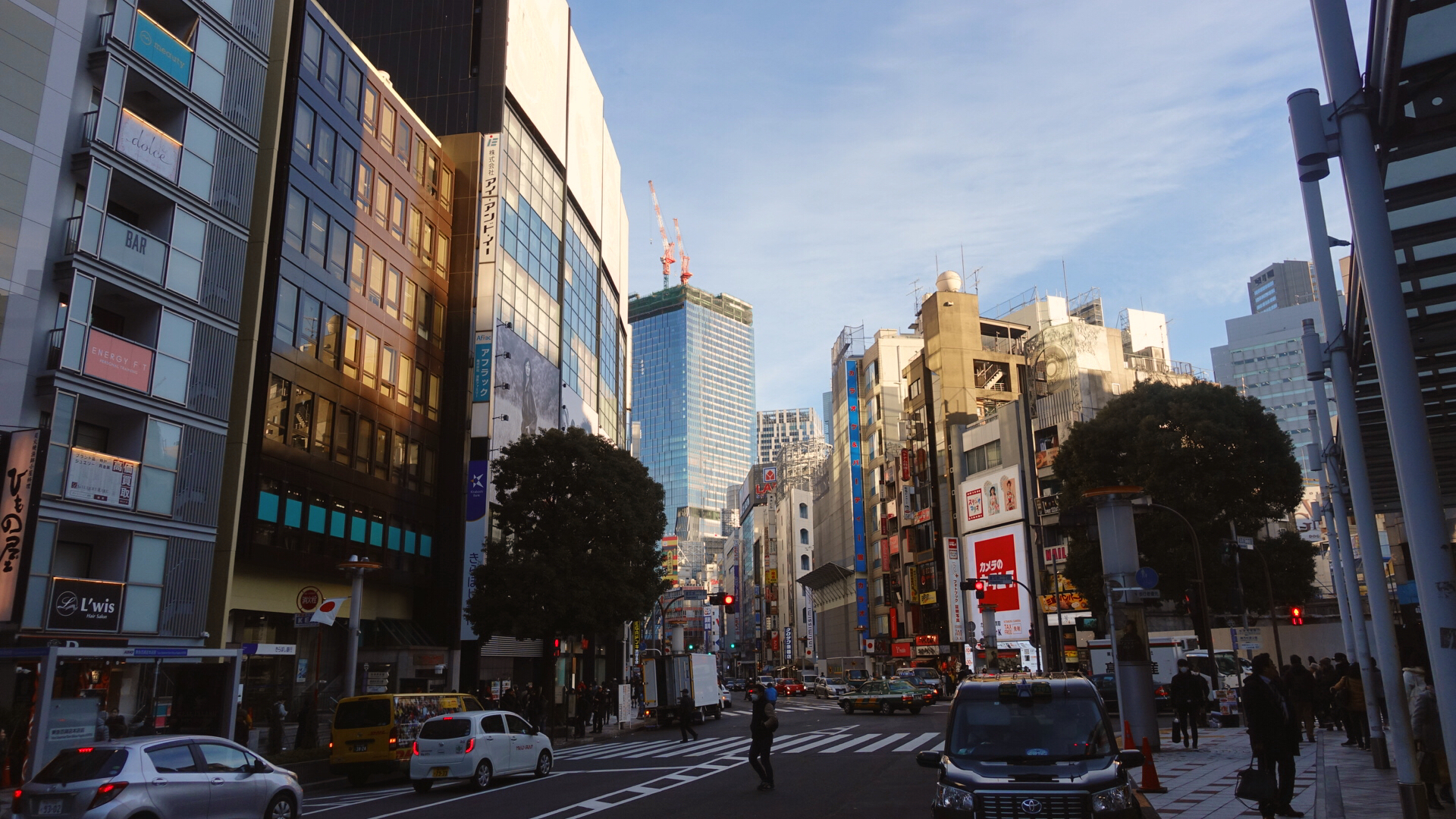 早晨八点迎客的fuglen tokyo,白天只供应