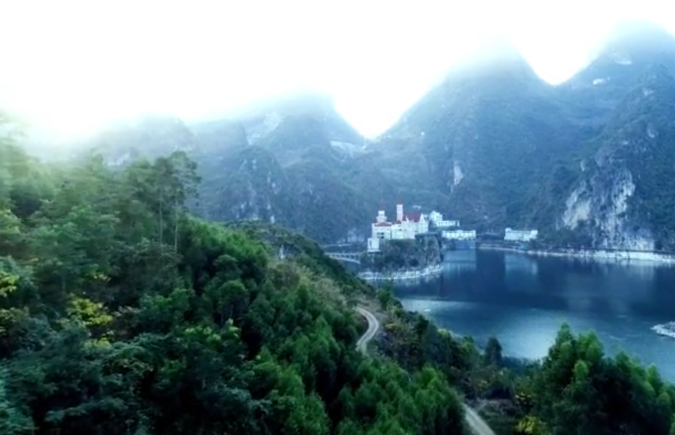 藏在湖南深山里的中式别墅，韵味十足，看来看去还是中式最美！_哔哩哔哩_bilibili