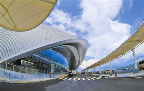 广西新增一座大型机场,占地面积一万五千平方米,预计耗资15亿