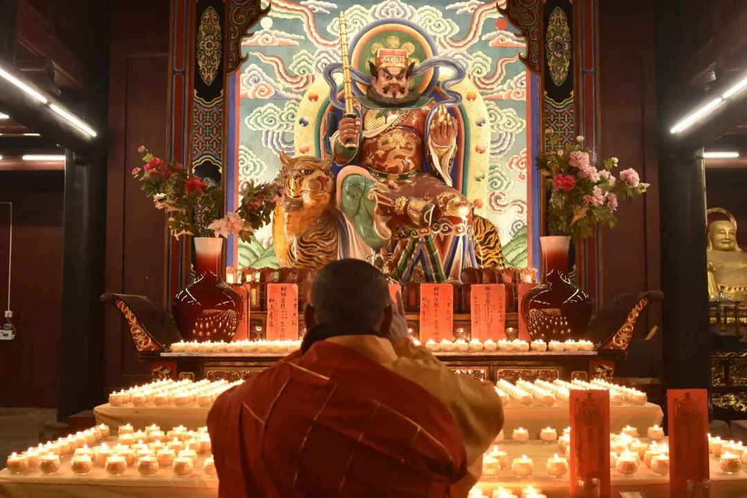 明日峨眉山九老洞接财神啦