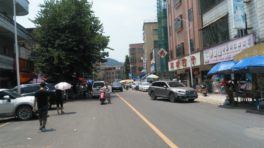 带你到惠州的永湖镇去走走逛逛中心市场