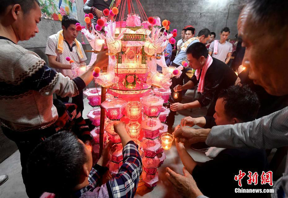 民俗活动在中国历史文化名村——"客家祖地"福建省连城县芷溪村热闹