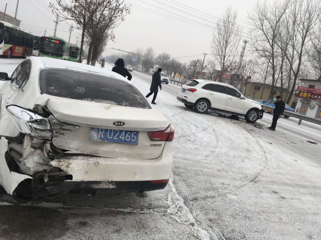 初五一场小雪菏泽发生多起交通事故天气预报过几天还有一场雪