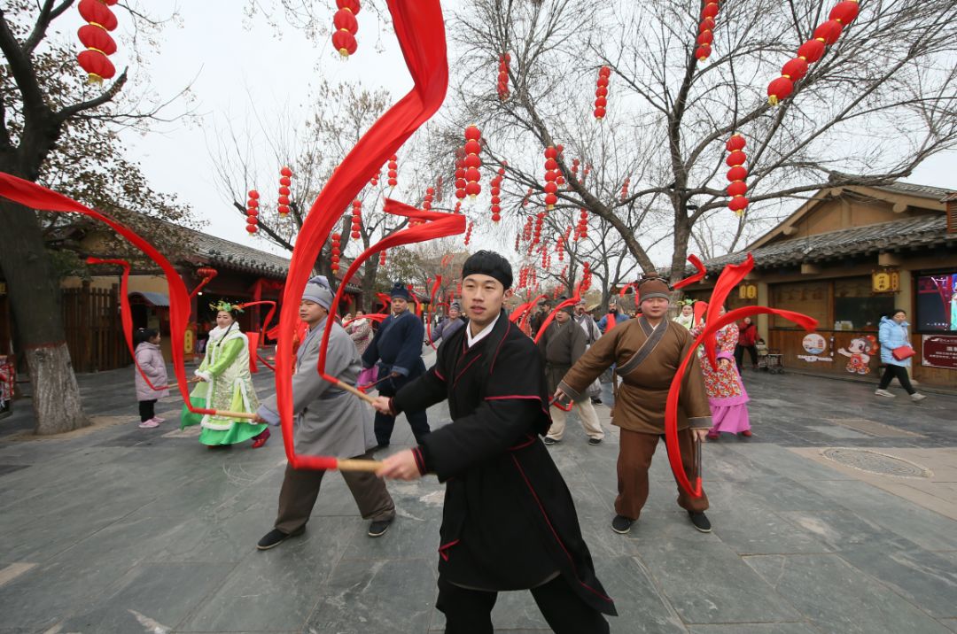 【大年初六】清明上河园里热闹祥和的年味一直满格!