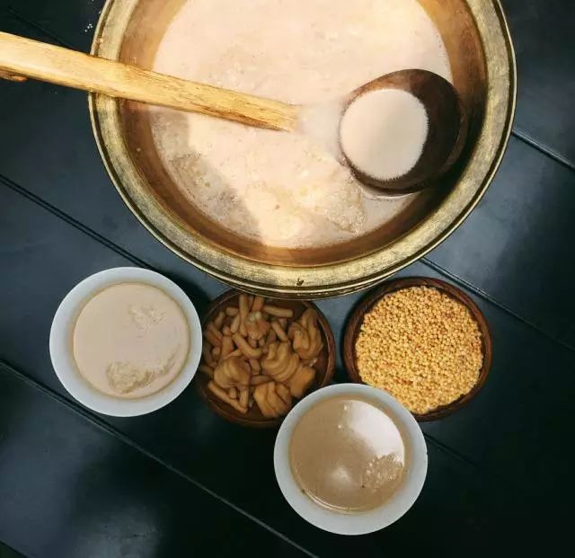 作为一个土生土长的内蒙人,我从小就是喝蒙古奶茶长大的!