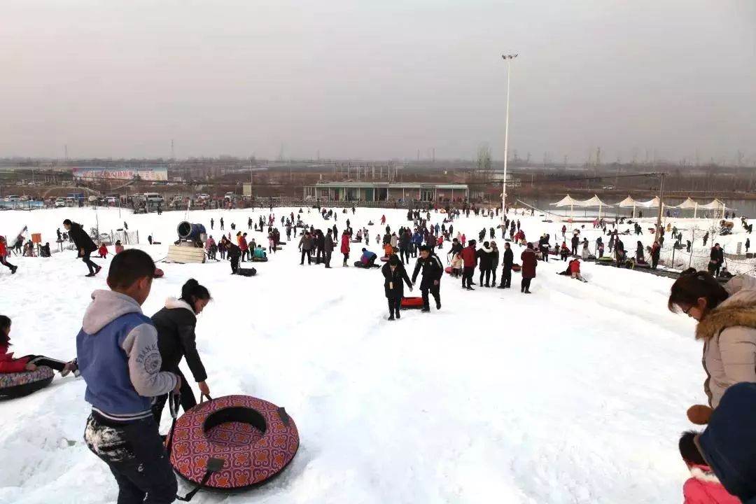 也是体验冒险带来的巨大成就感和自信心 来滑雪场亲近阳光,土壤和冬季