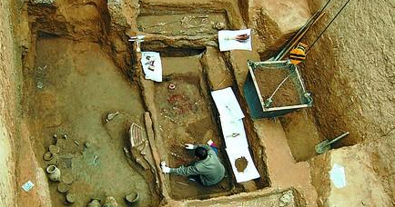 国家挖掘定陵,万历皇帝和两位妃子的尸骨是怎么处理的