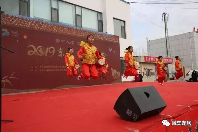 城南庙会大年初五短穗花鼓舞动城南庙会