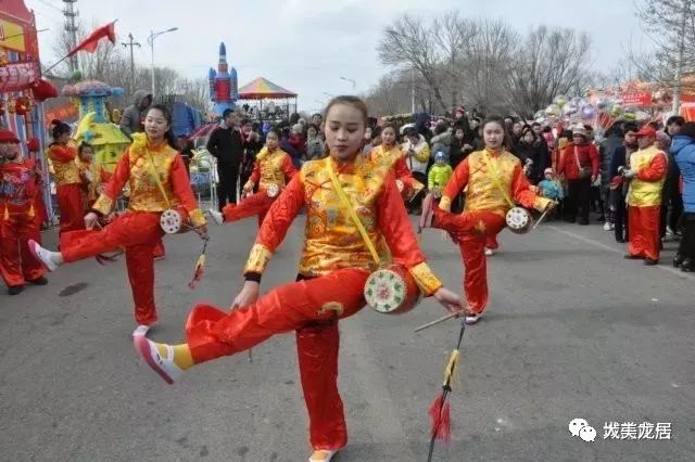 城南庙会大年初五短穗花鼓舞动城南庙会