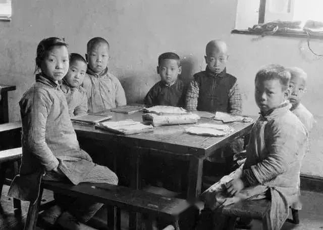 100年前中国的孩子,看完后才知道历史的真正差距