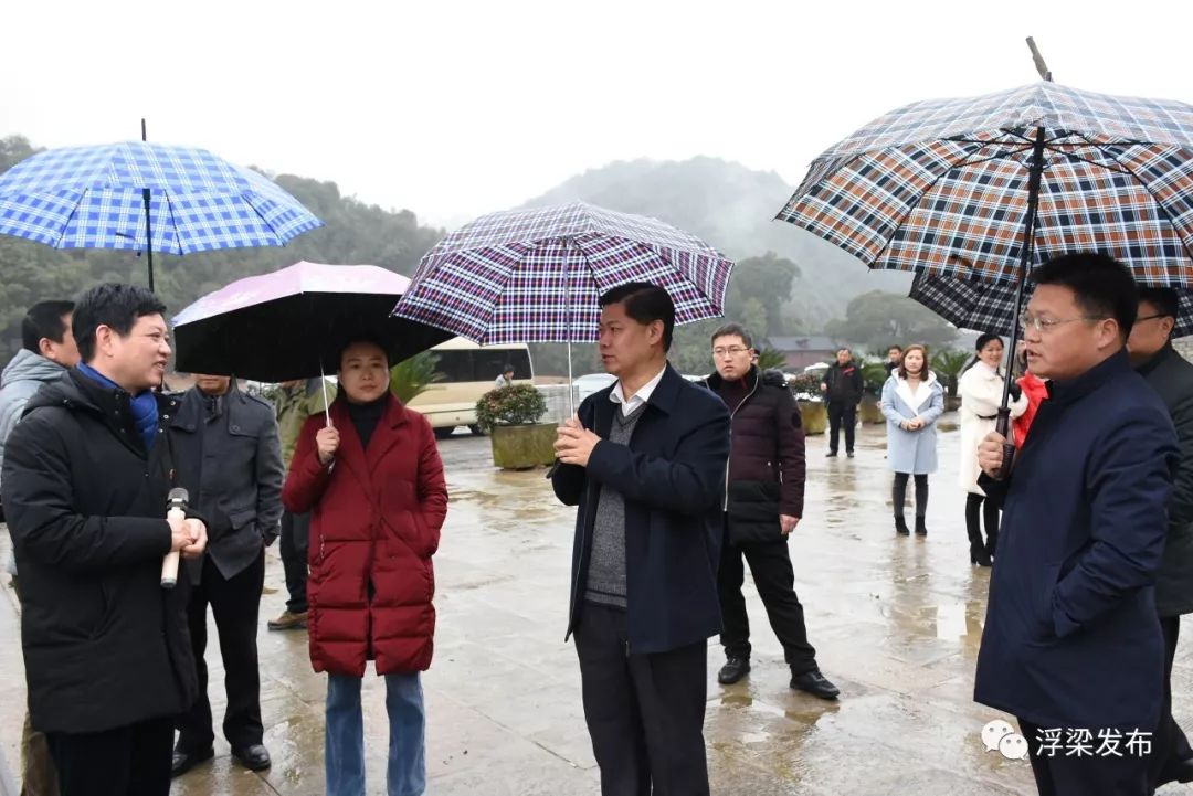 百花楼等景点,体验景区的新变化,并要求景区要把花千谷,礼芳,胡宅等