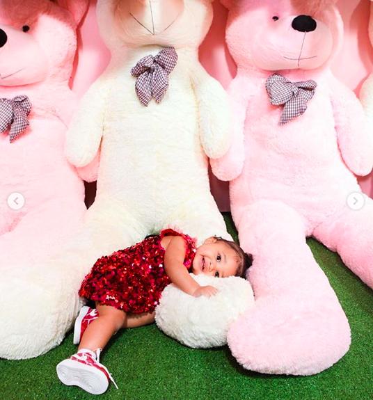 原創
            炫富新境界，億萬身家網紅凱莉詹娜為慶祝女兒一歲生日打造了一座主題樂園 時尚 第6張