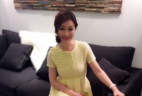 她是美女主持人,婚后丁克10年,今40岁却意外怀孕!