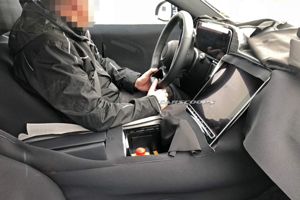 款奔驰s级将配备巨大的触摸屏 看起来比ipad Pro 12 9 轿车