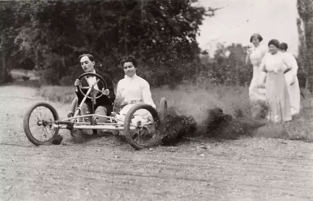 bobsled race 哥哥zissou 和马德琳 1911