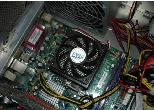 计算机CPU温度70度正常吗？如果电脑过热，会引起问题吗？