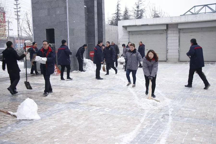 瑞雪兆丰年充分彰显集体扫雪的力量