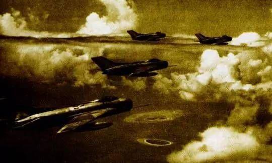 对越反击战:解放军四架战机奔袭河内,越战机不敢迎战,也不敢说