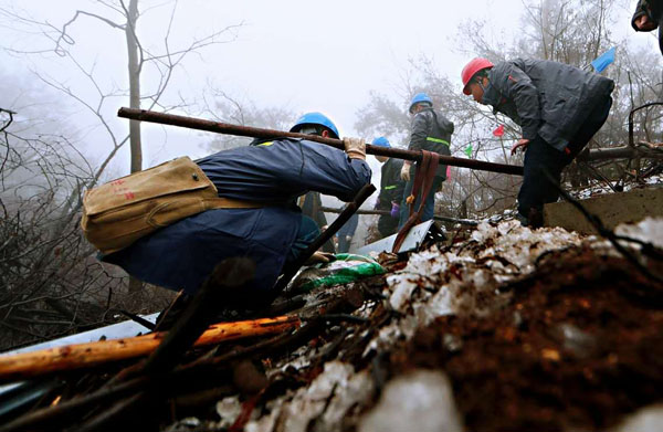 国网安徽电力:雪后抢修保民生