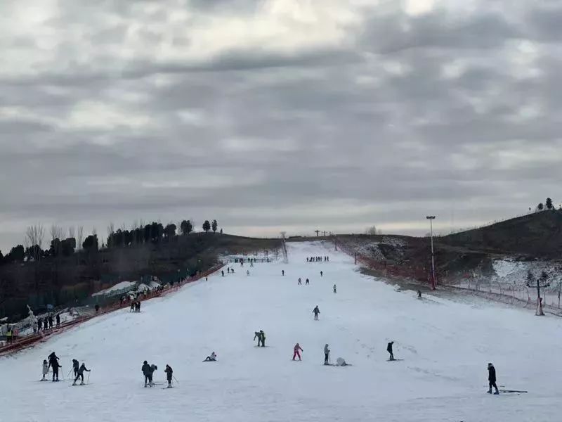 茶山滑雪场冬天剩下时间不多了相约茶山滑雪季周二仅需70元