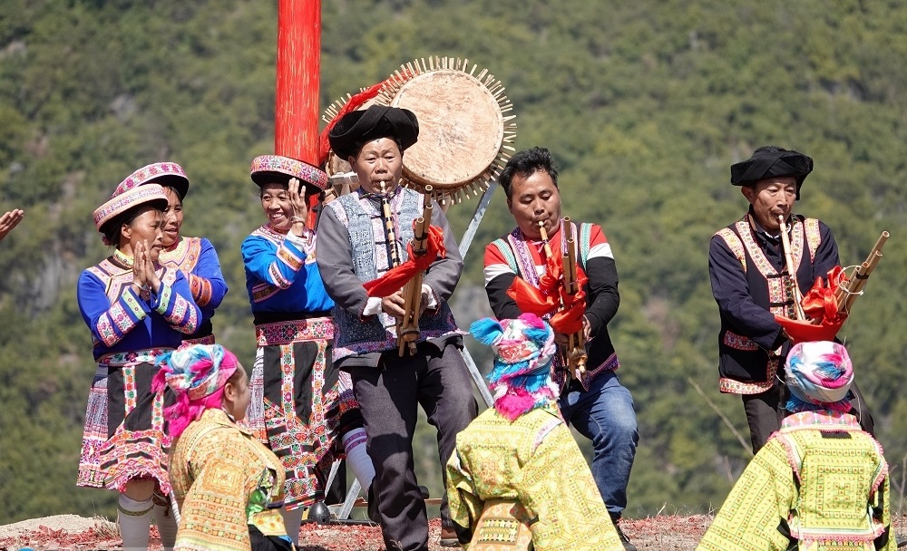 百色隆林苗族跳坡节欢乐满山坡