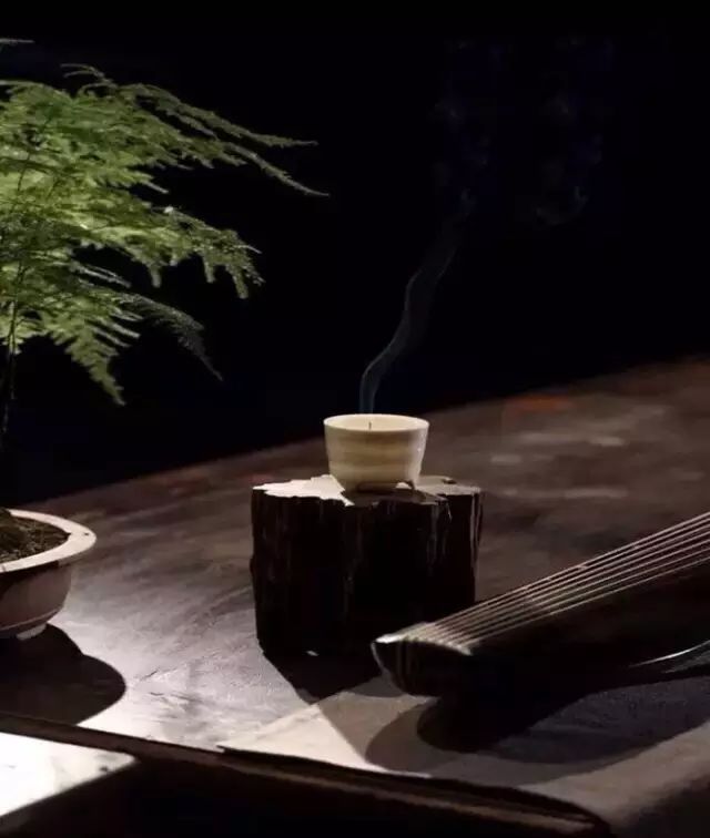 是是非非,纷纷扰扰,不看,不听,不想,就能心生清净.