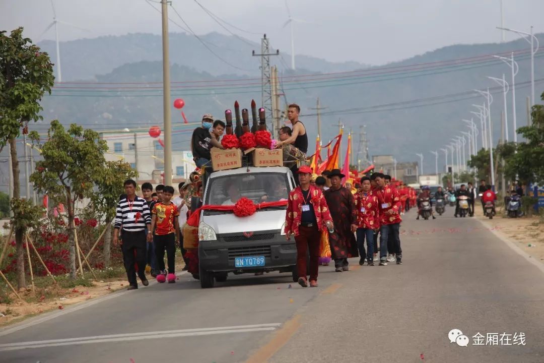 龟山妈祖香火随着金厢镇先民迁徙而至,明代万历十四年(1586年)在蕉园