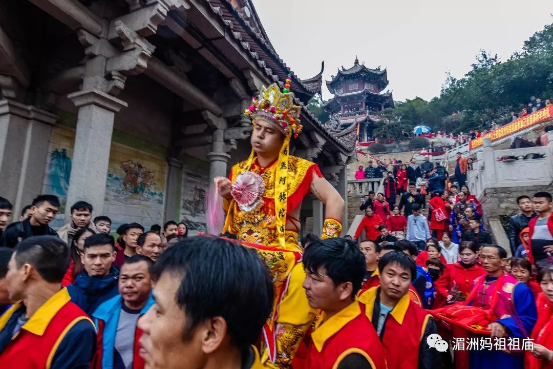 看双乩童斗阵,看刀梯重现江湖,今年的湖石宫热闹不一般