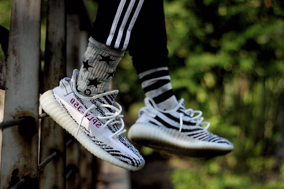 2018款 adidas yeezy boost 350 v2 zebra白斑马