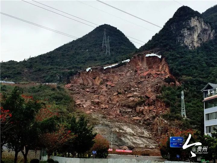 惊险今日凌晨马岭镇发生山体滑坡