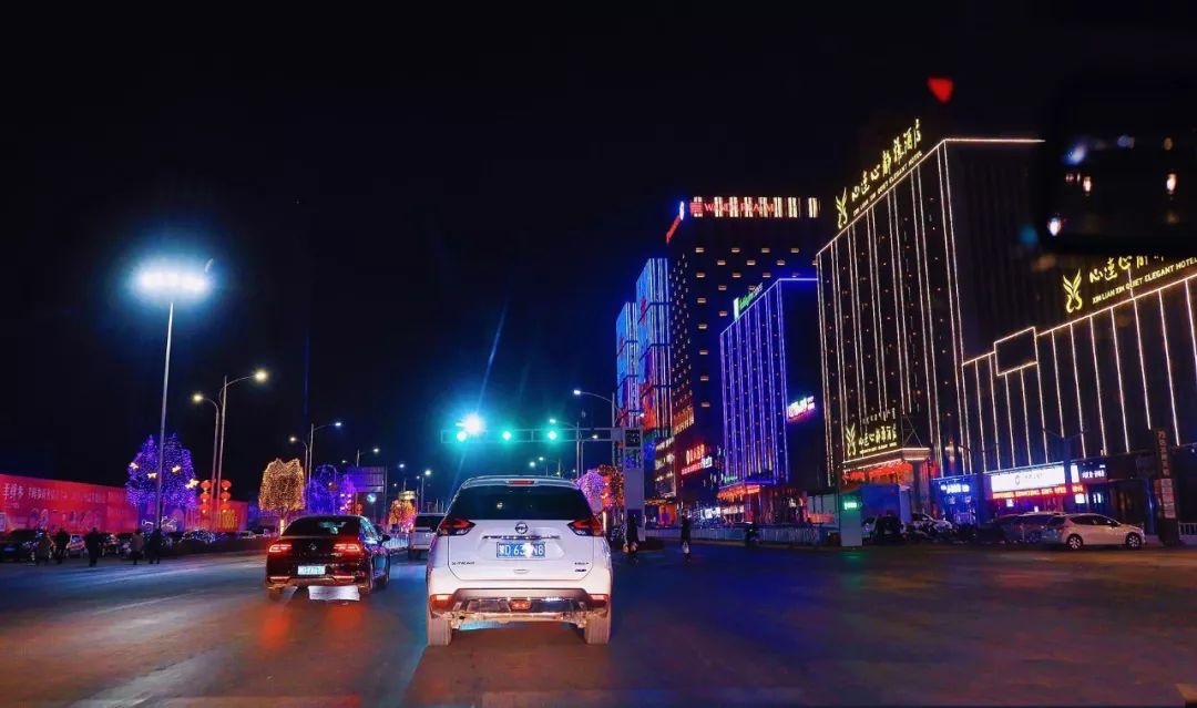 震撼赤峰今天夜景美爆了转给外地朋友看看