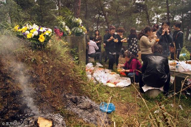 上坟时别选这个时间去,不然来年短命又败财_坟墓