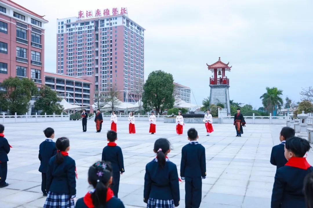 致敬来时路,追梦新征程|东江广雅新学期开学啦!