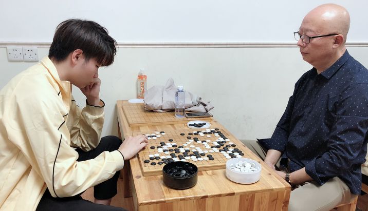 中山弈虎围棋教室迎春杯教室围棋对抗赛