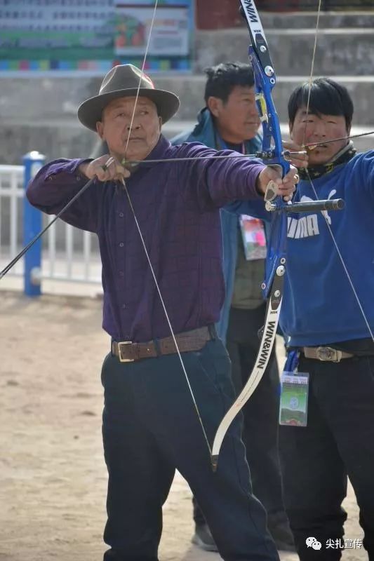 射箭后手怎么搭箭_霸道后手刹片怎么装