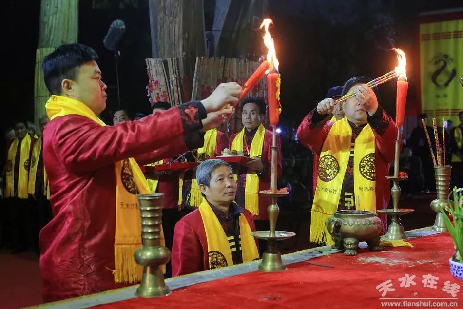 (祭祀典礼正式开始)