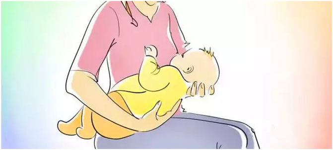 这一方法比较多用于把宝宝从床上抱起和放下.