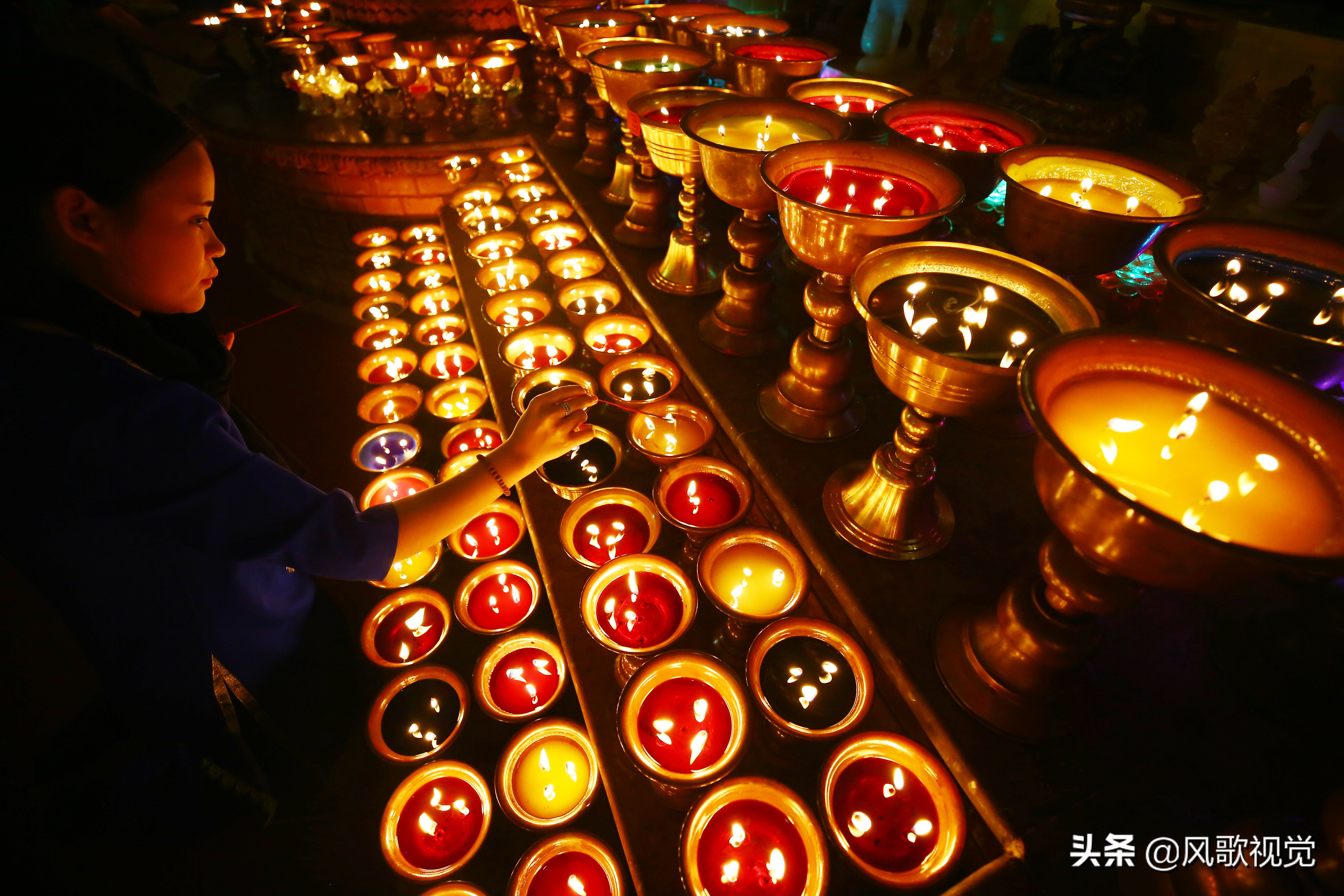 元宵节点灯祈福,祈愿万家团圆